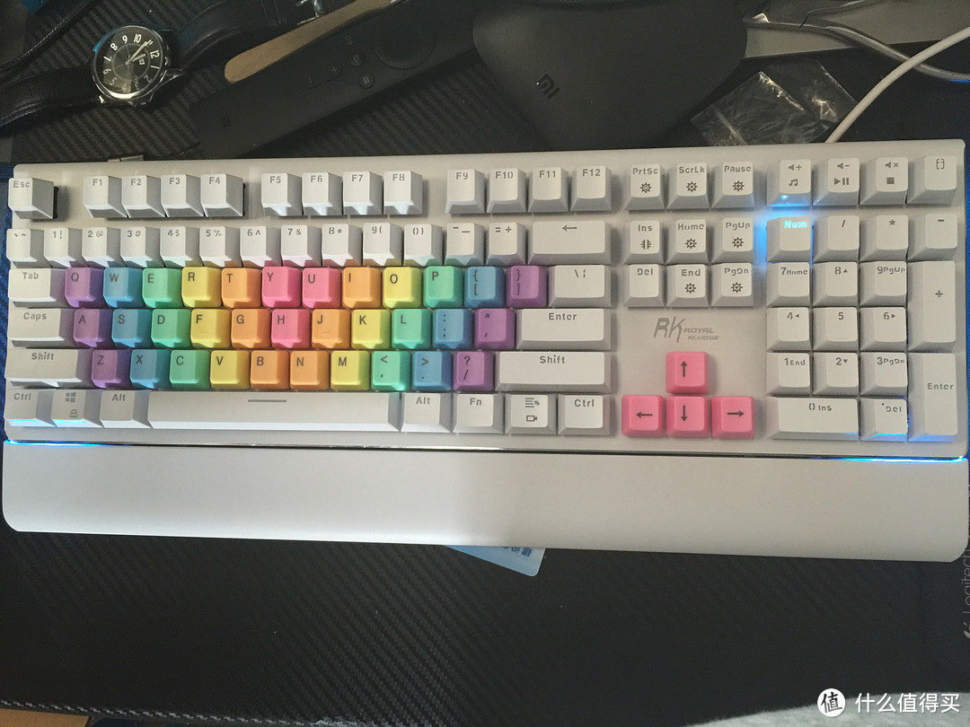 一篇本该不存在的键盘晒单 — RK ROYAL KLUDGE RG928 RGB幻彩背光机械键盘 红轴 开箱