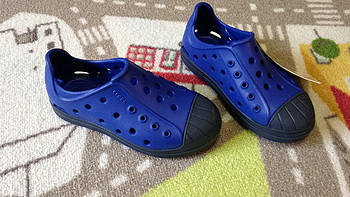 给儿子买的第N双鞋 篇三：crocs bump it 贝壳头洞洞鞋 