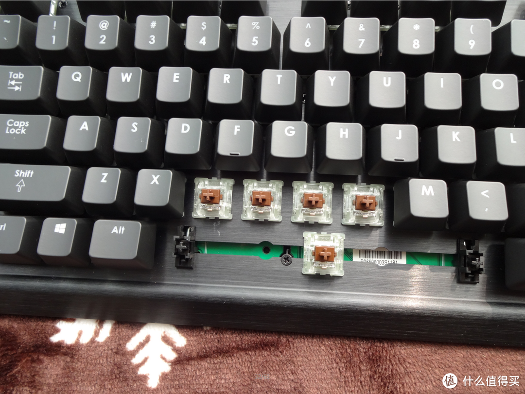 不一样的炫酷体验：CORSAIR 海盗船 K95RGB 茶轴 机械键盘