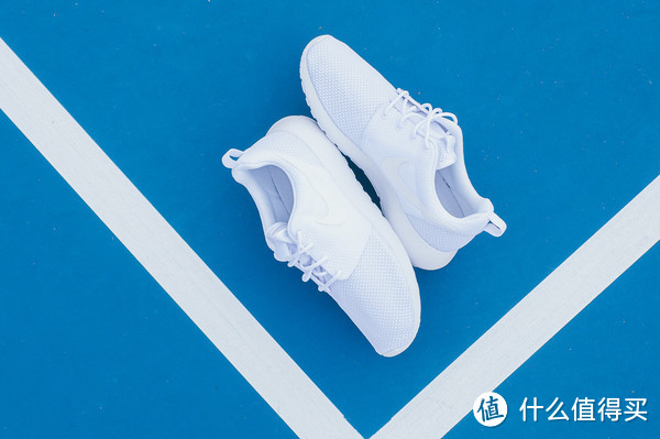 通体雪白：NIKE 耐克 推出 Roshe One 新配色 Triple-White