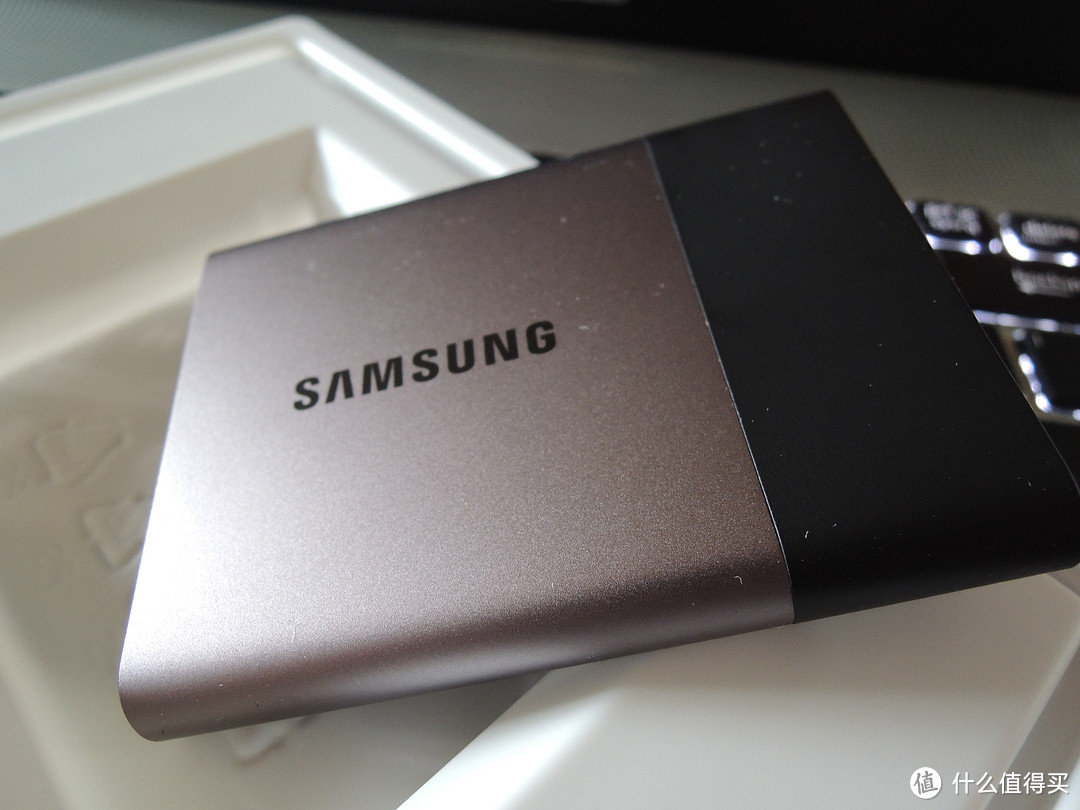 #本站首晒# SAMSUNG 三星 T3 250GB 移动固态硬盘 SSD 开箱 & 简单评测