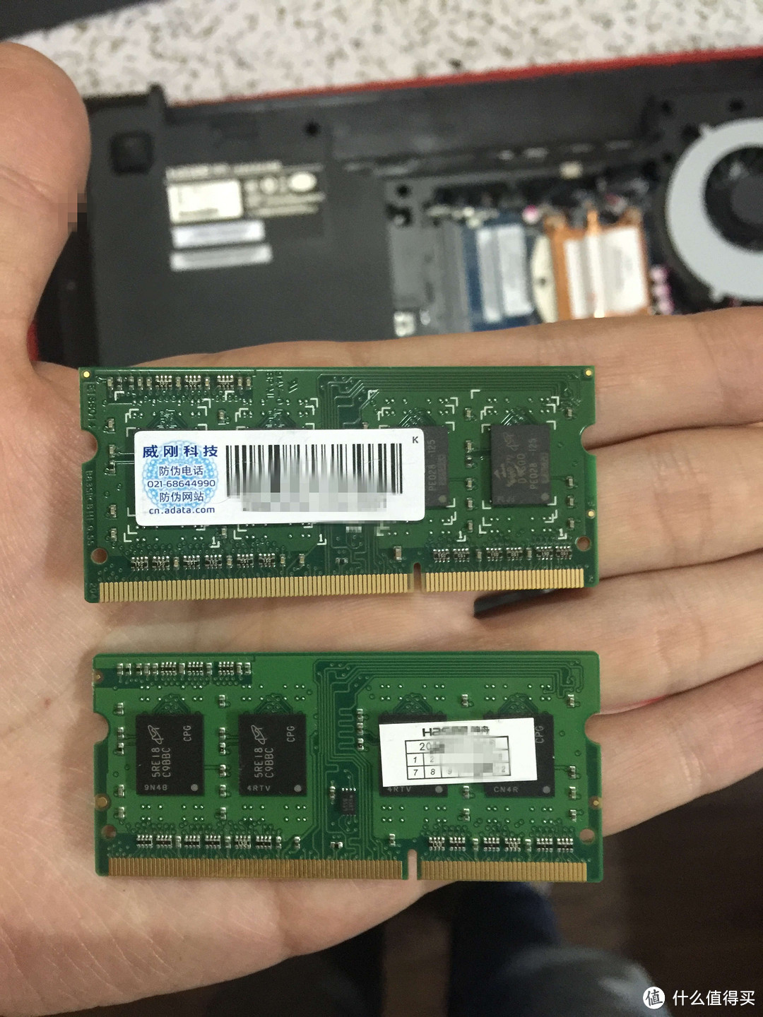 升级神船第一步，让我们荡起双桨：入手加装ADATA 威刚 DDR3L 1600 4G 万紫千红笔记本内存条