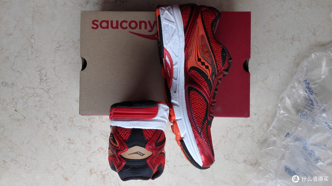 转运到手SAUCONY Guide 8跑鞋 &TRIUMPH ISO开箱