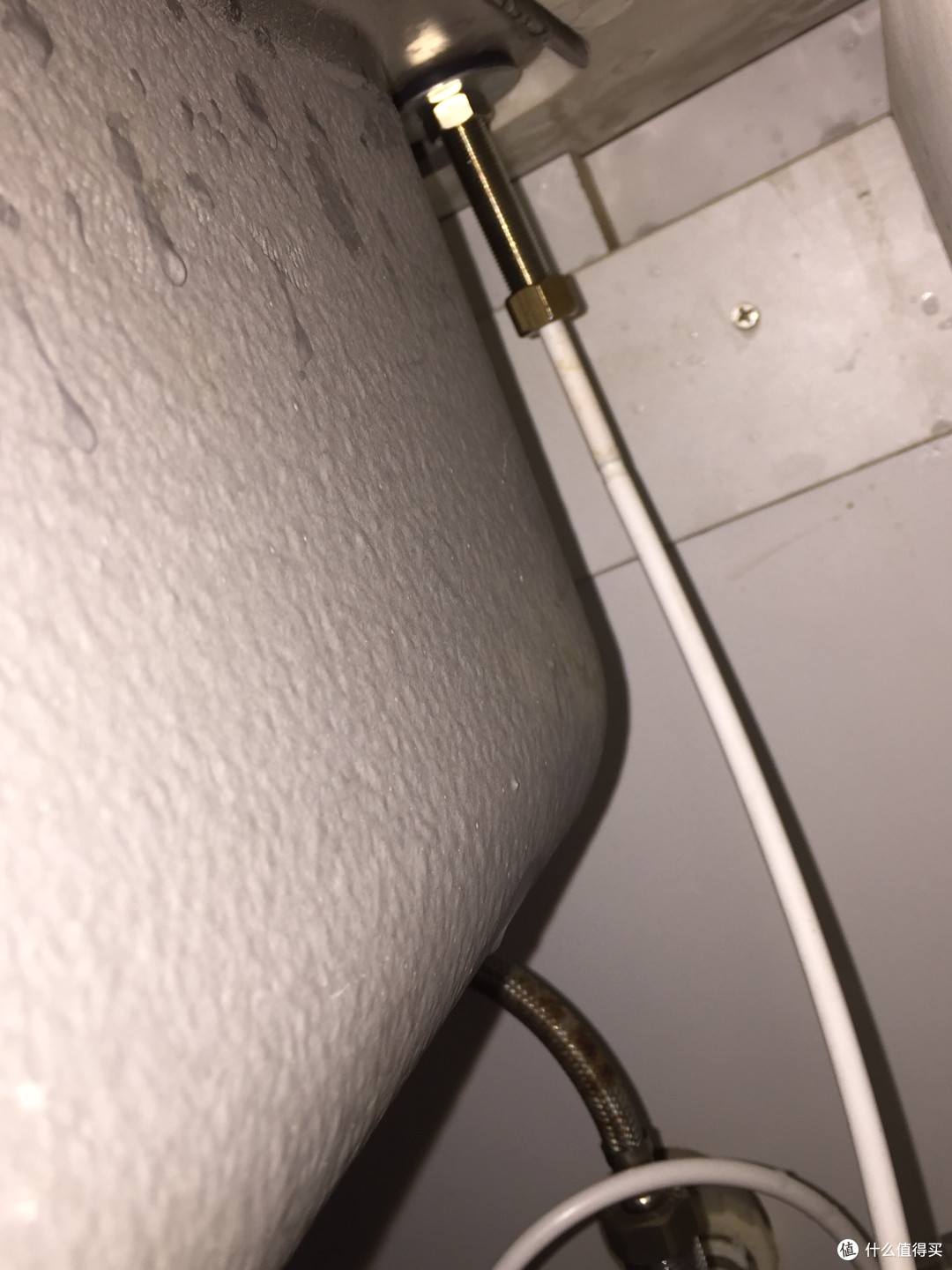 水龙头滴水的简单修理过程
