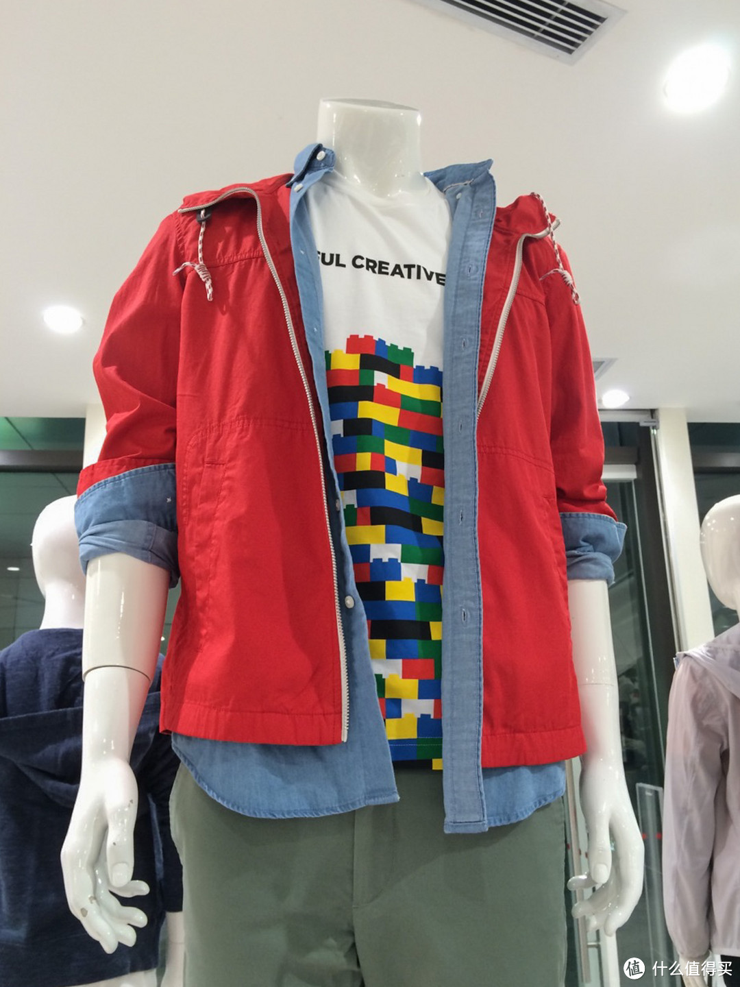 当乐高邂逅优衣库——UNIQLO & LEGO合作款T恤/拼砌包