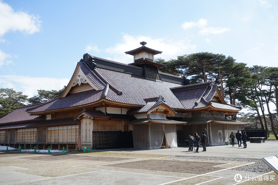 中间的神社