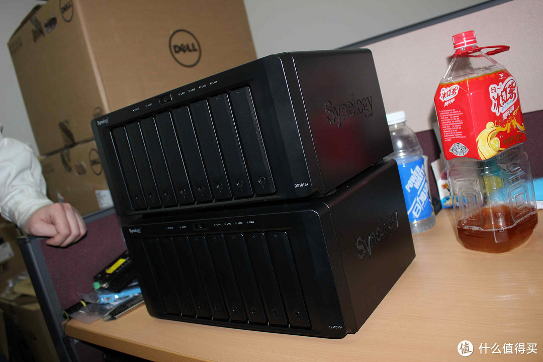 #本站首晒# Synology 群晖 DS1815+ 8300 NAS网络存储服务器