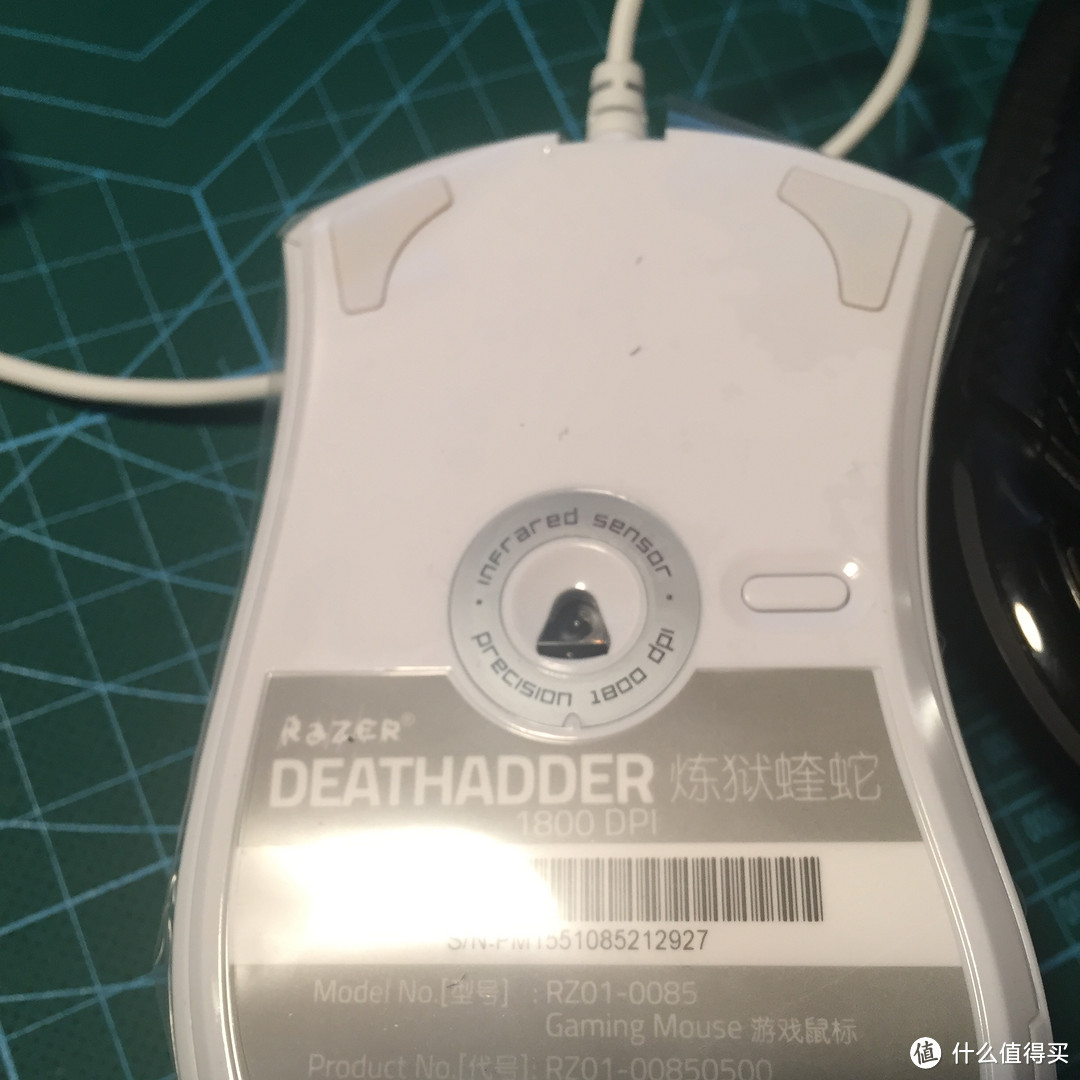 Razer 雷蛇 DeathAdder Chroma 炼狱蝰蛇 白色版 开箱