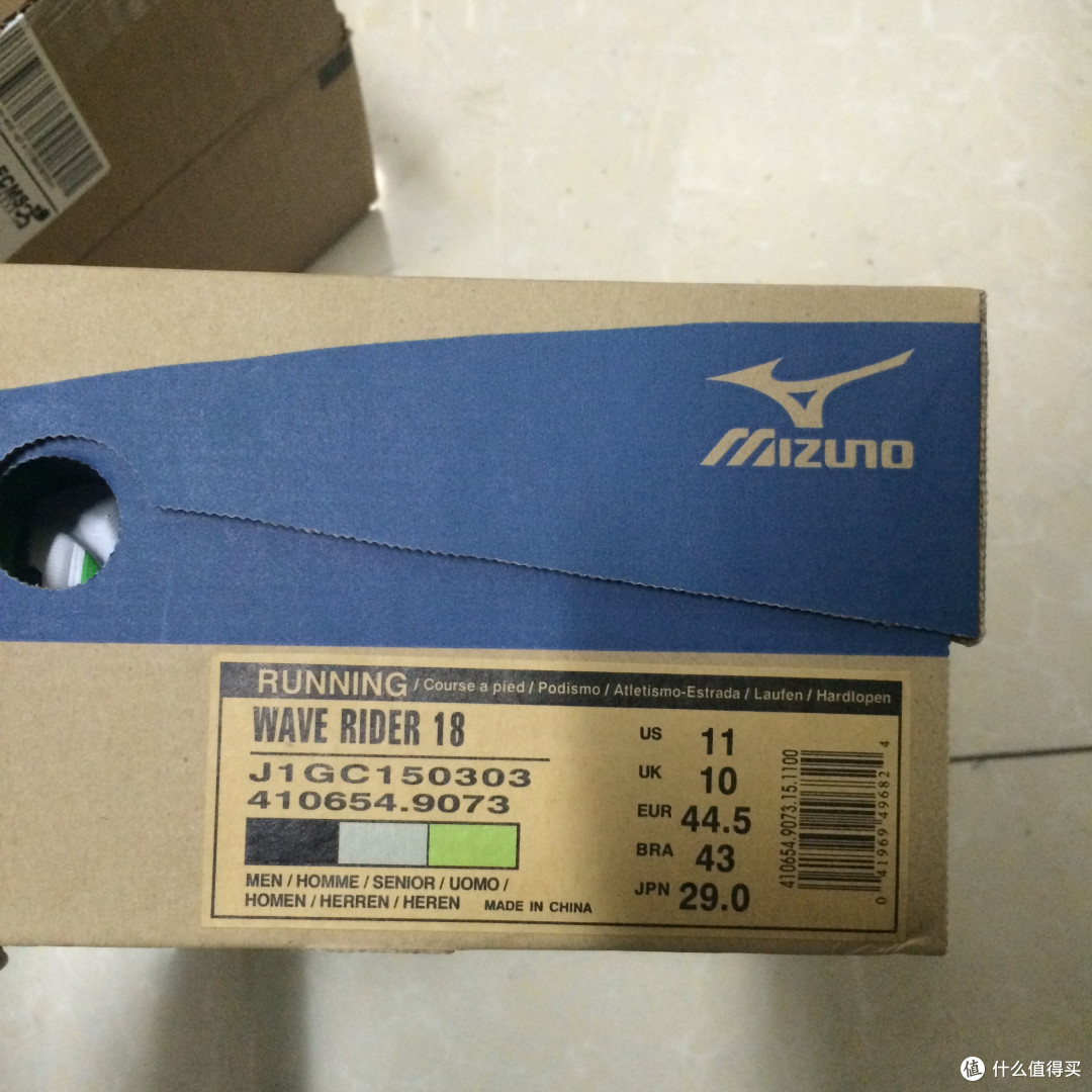亚马逊全球购:Mizuno 美津浓 Wave Rider 18 男款次*级缓震跑鞋
