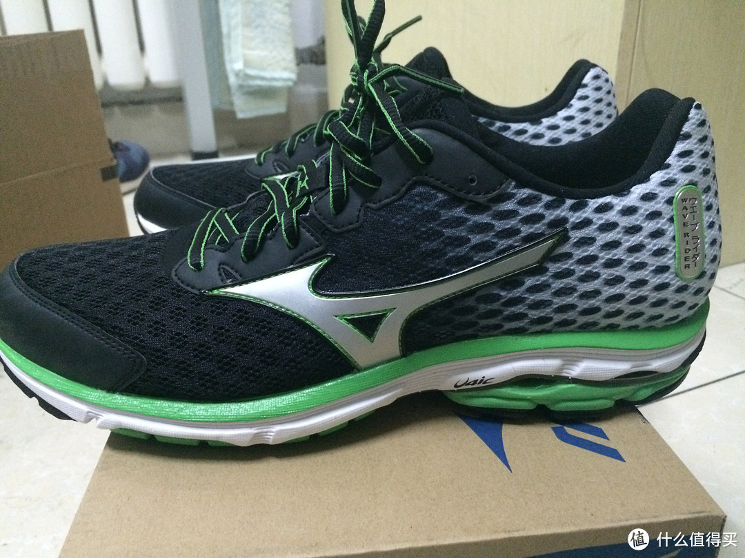 亚马逊全球购:Mizuno 美津浓 Wave Rider 18 男款次*级缓震跑鞋
