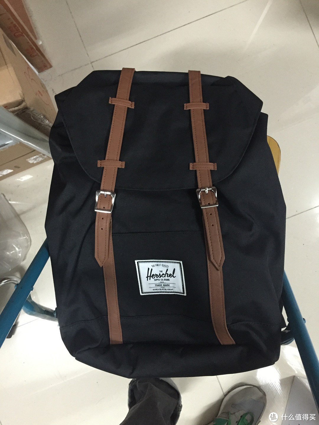 Herschel Supply 双肩背包的使用感受：去年买的，超耐磨