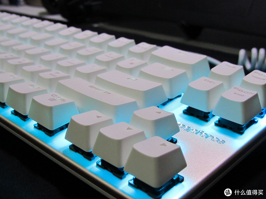 magicforce 魔蛋 68键机械键盘开箱+DIY加灯