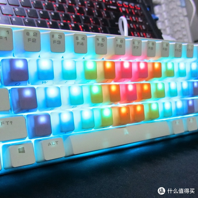 magicforce 魔蛋 68键机械键盘开箱+DIY加灯