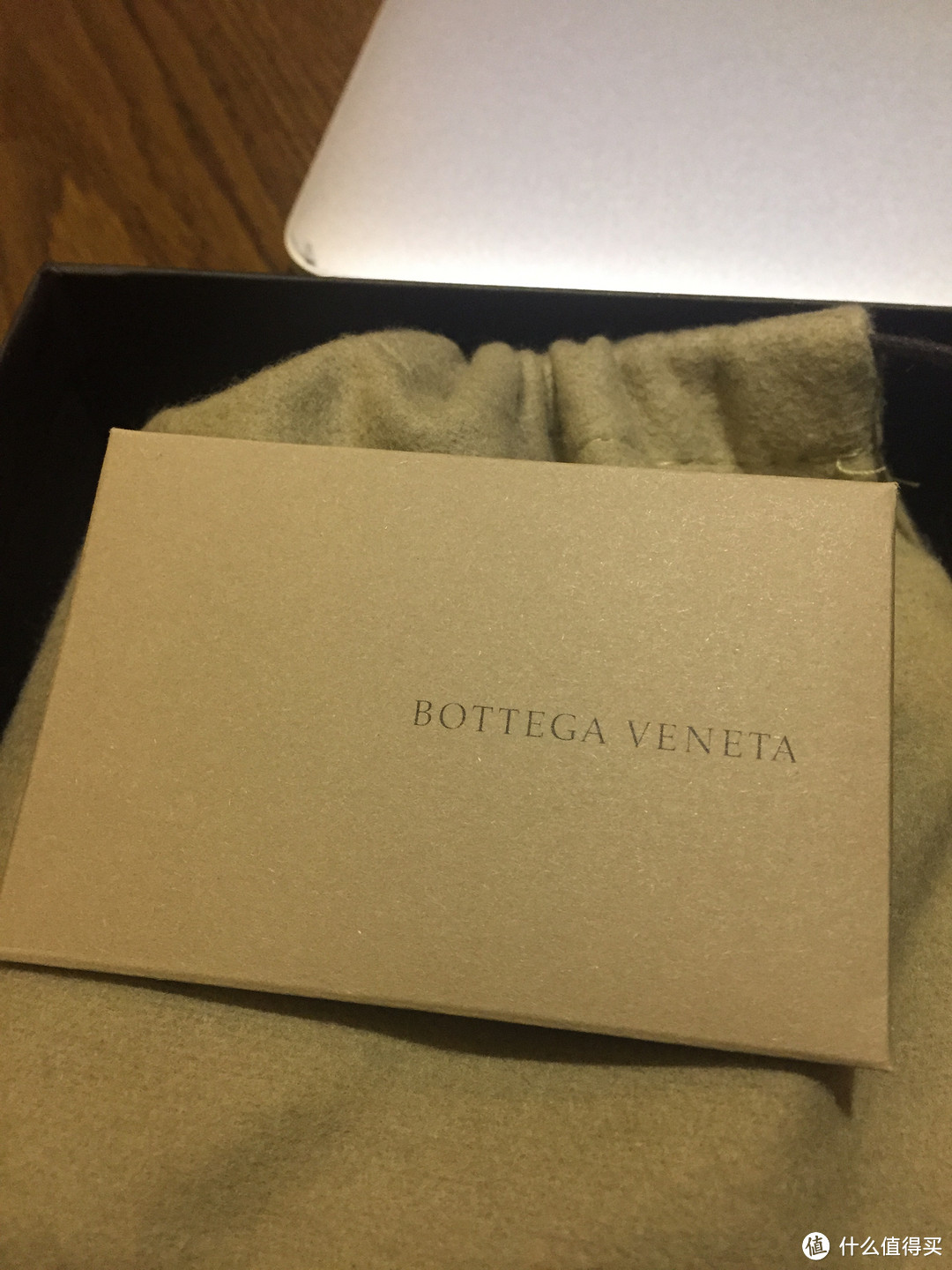 两V相争，必有一胜：BOTTEGA VENETA和LV 短款男士皮夹不完全对比