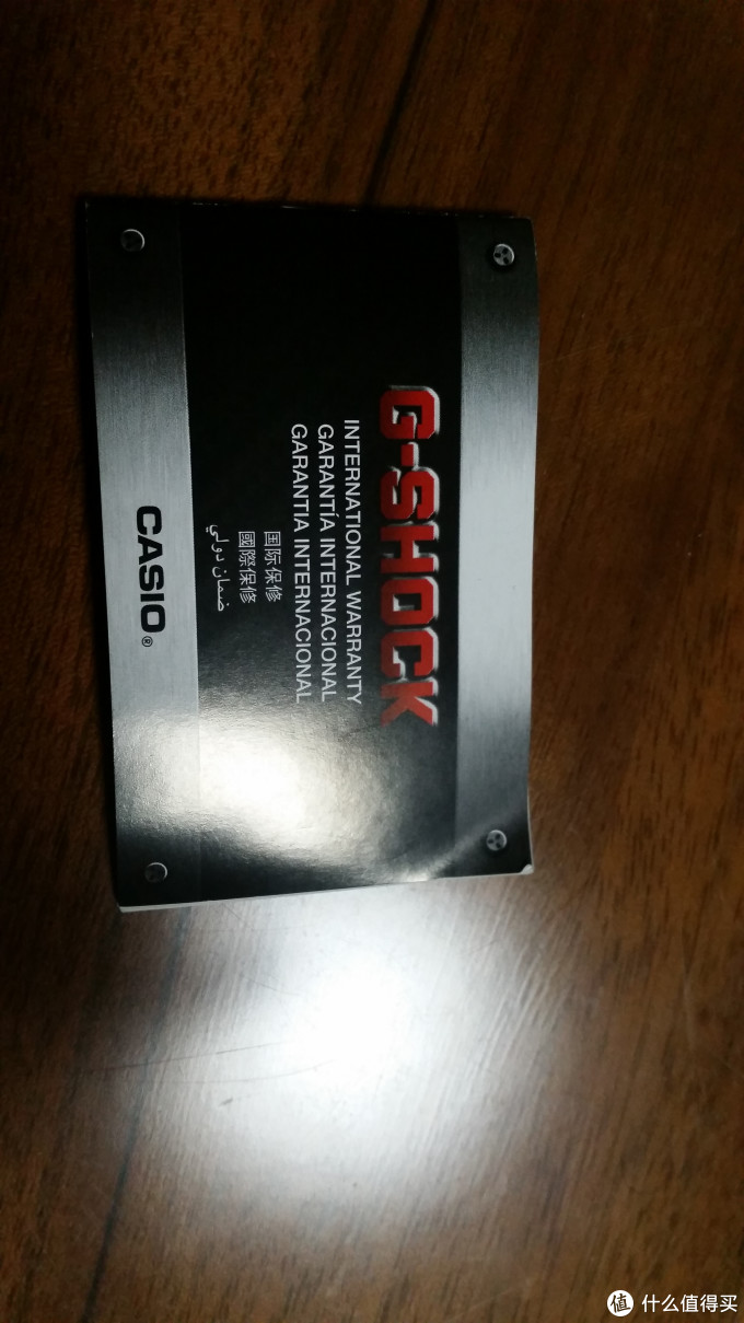 里面还有缓冲的海绵,很符合卡西欧gshock系列的特质.