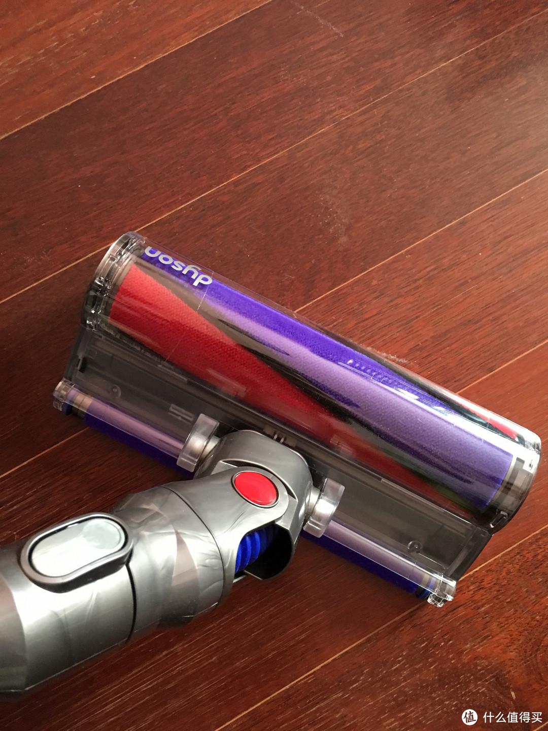 拔草成功：dyson 戴森 SV09 V6 Fluffy 手持式家用吸尘器