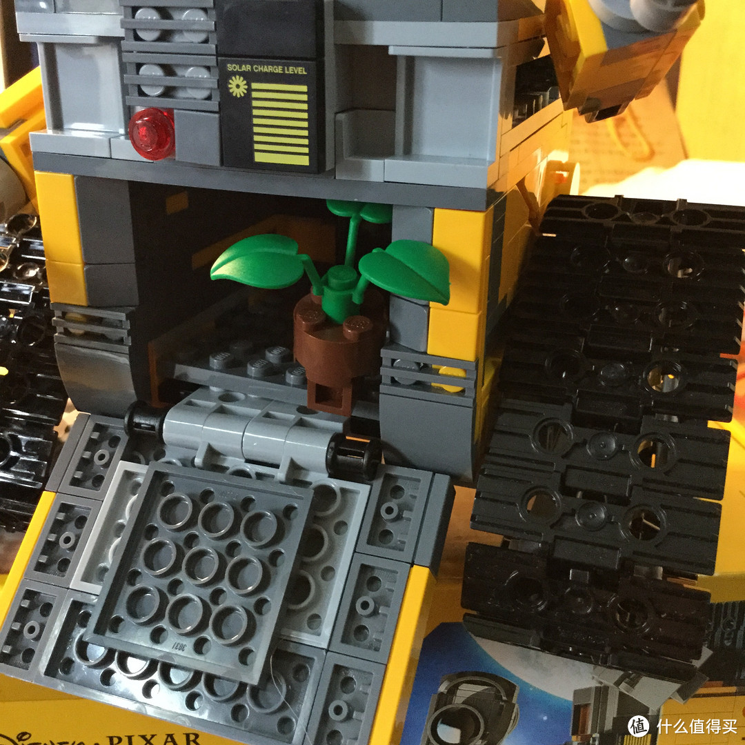 LEGO 乐高 机器人瓦力瓦力“好想约EVE去看电影”
