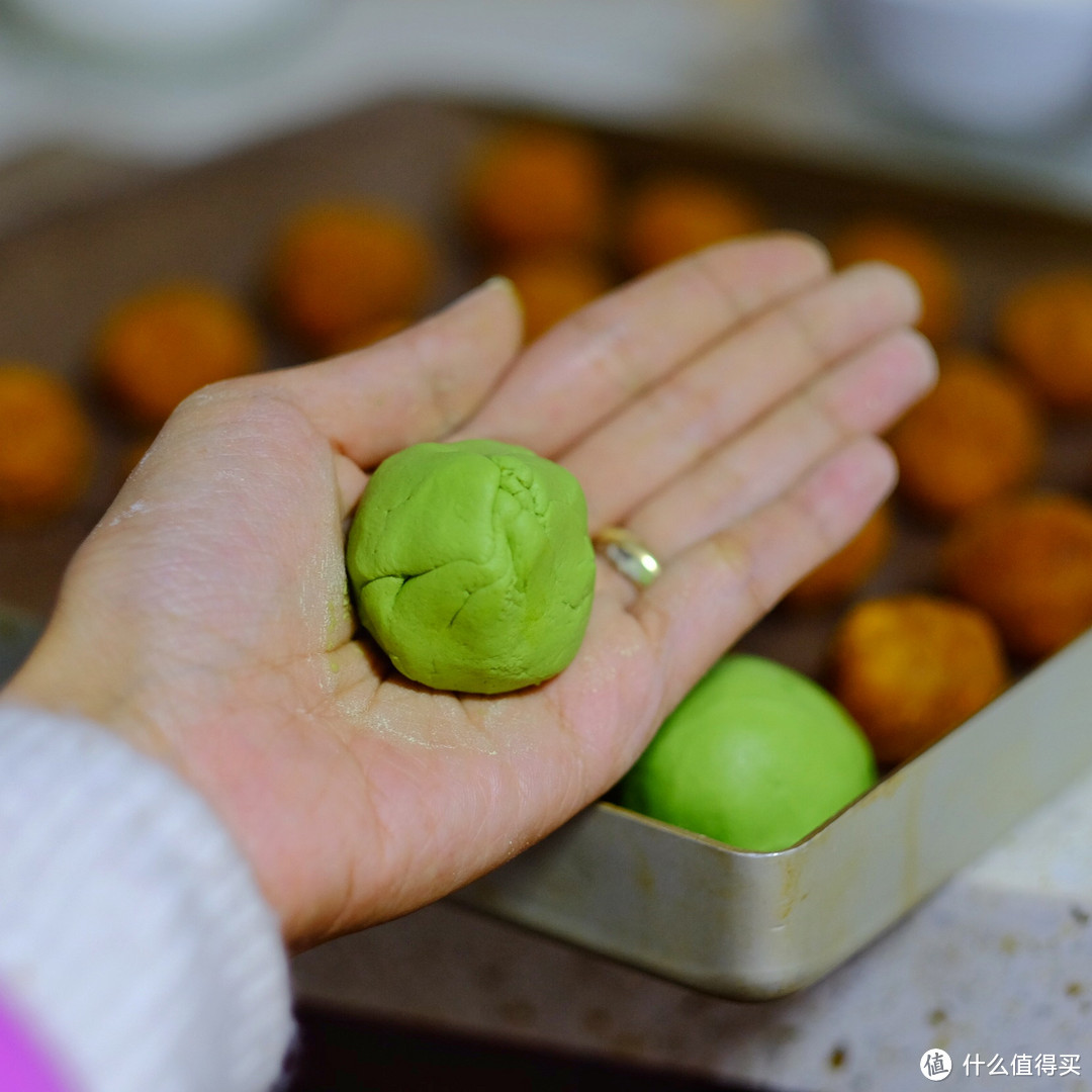 清明节节气美食——自制杏花楼咸蛋黄肉松青团