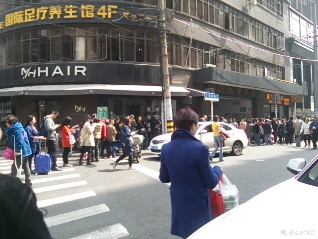 清明时令网红爆款:蛋黄肉松青团 杏花楼vs王家沙 店头购买体验