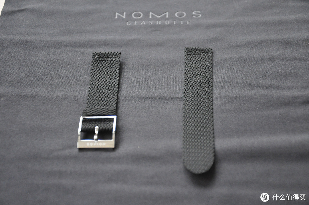 我的心头好，不是自己的： NOMOS 602 机械男表