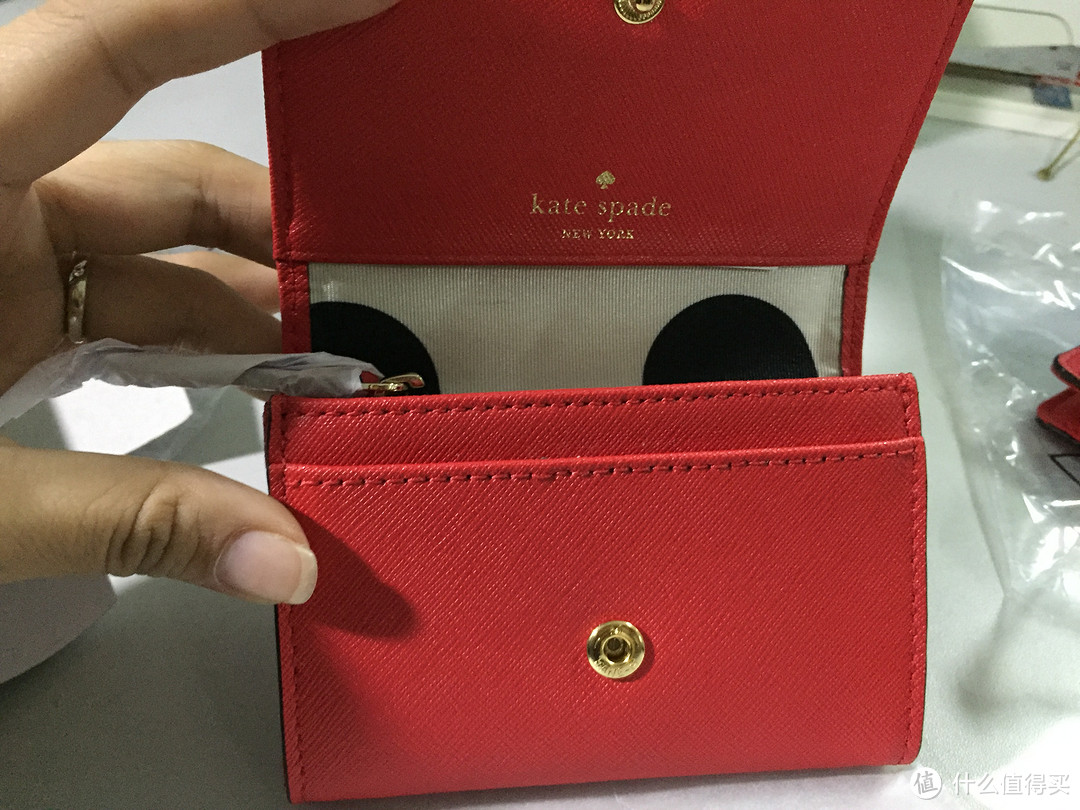 kate spade 美官网打折，真爱的正红色，一激动买了俩短钱包！！