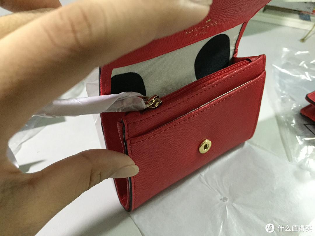 kate spade 美官网打折，真爱的正红色，一激动买了俩短钱包！！