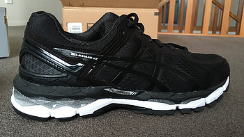 ASICS 亚瑟士  GEL-KAYANO 22 跑鞋 黑白配色 晒单