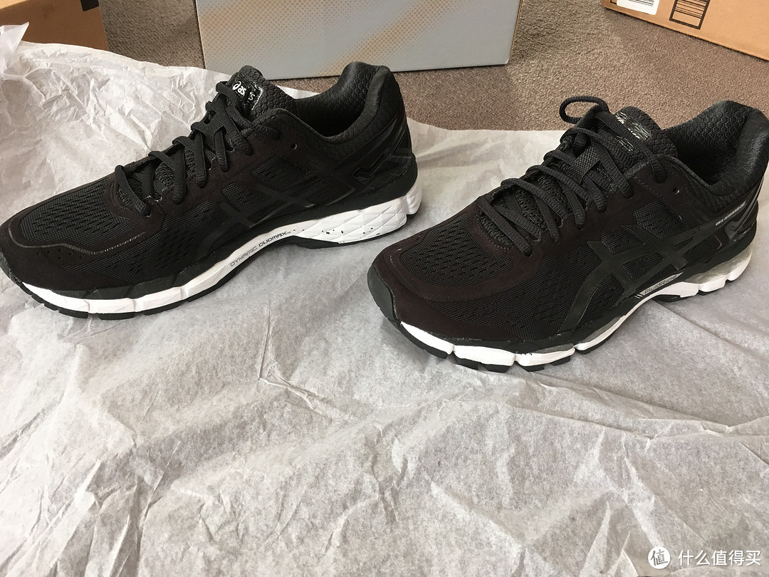 ASICS 亚瑟士  GEL-KAYANO 22 跑鞋 黑白配色 晒单