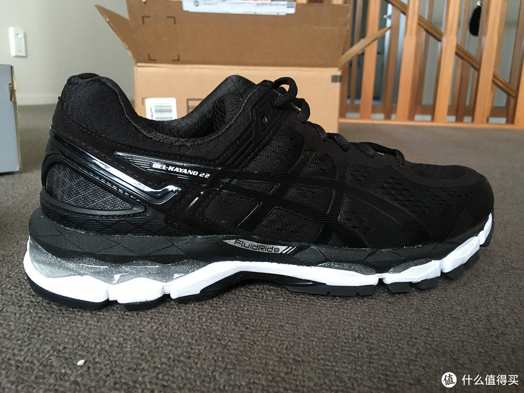 ASICS 亚瑟士  GEL-KAYANO 22 跑鞋 黑白配色 晒单