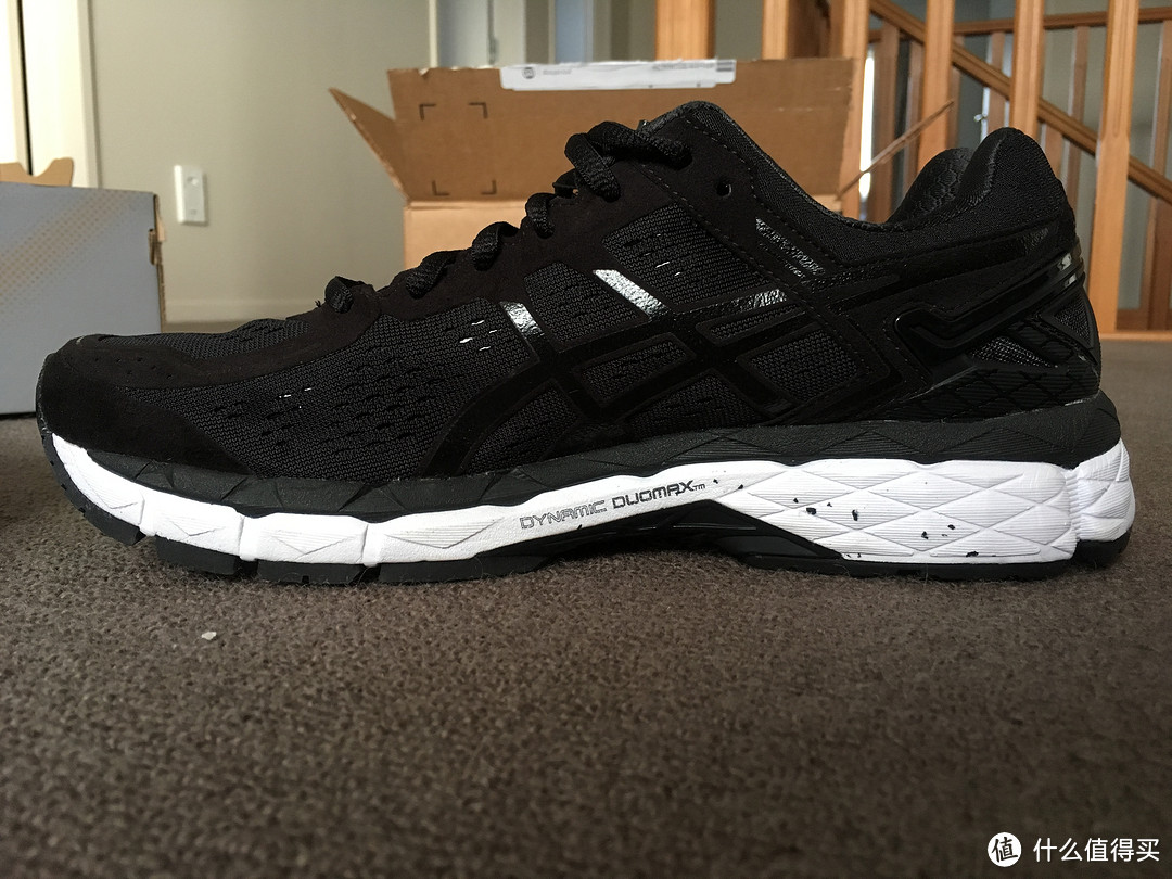 ASICS 亚瑟士  GEL-KAYANO 22 跑鞋 黑白配色 晒单