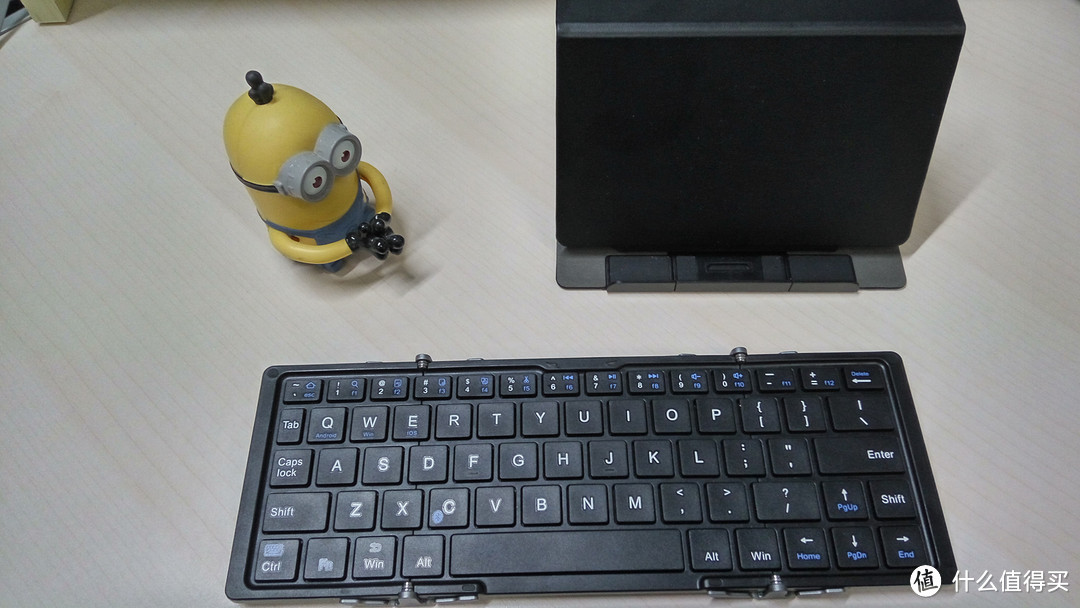 一款性价比较高的蓝牙键盘：B.O.W 航世 HB066 折叠蓝牙键盘