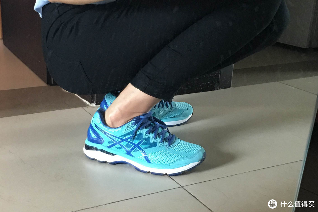 英亚直邮：ASICS 亚瑟士 Gt-2000 4 女款路跑鞋 开箱