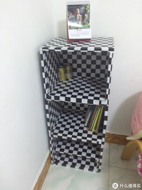 旧纸箱也是宝,自制小书架