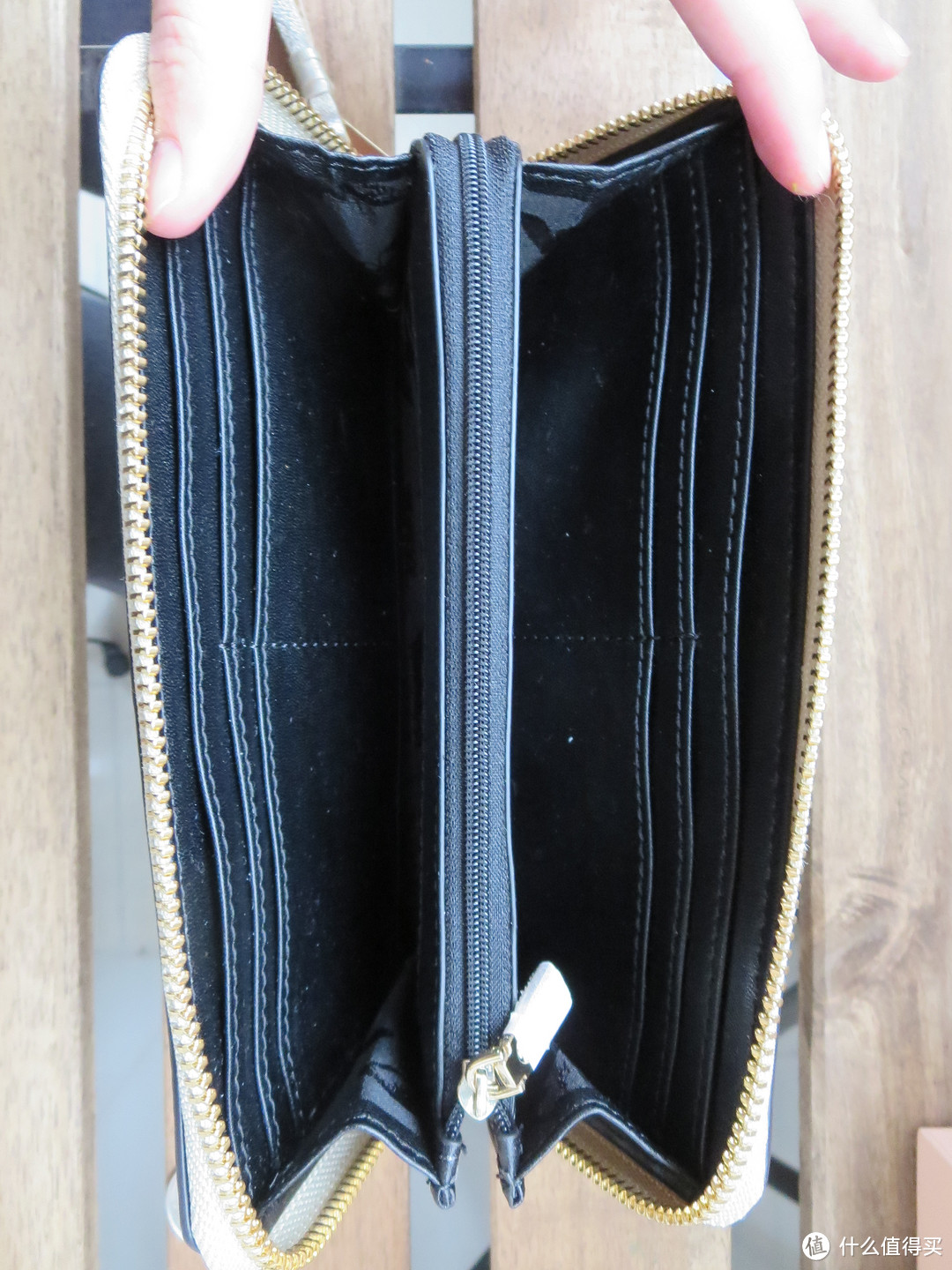 我们胖纸有内涵：Rebecca Minkoff Ava Zip with Studs 钱包伪开箱