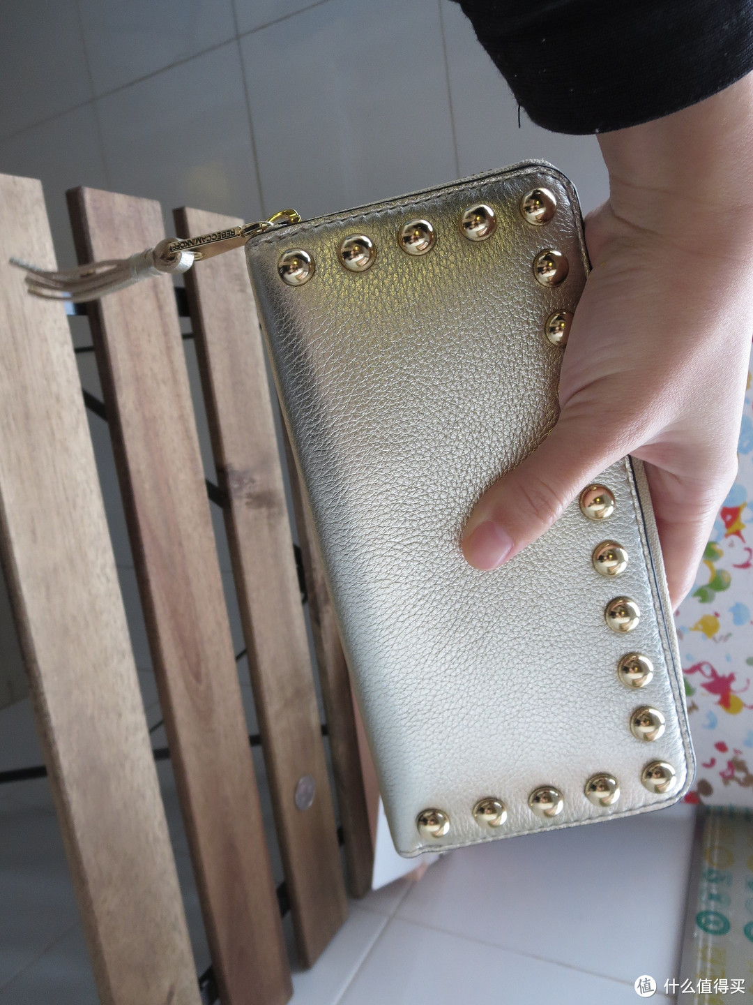 我们胖纸有内涵：Rebecca Minkoff Ava Zip with Studs 钱包伪开箱