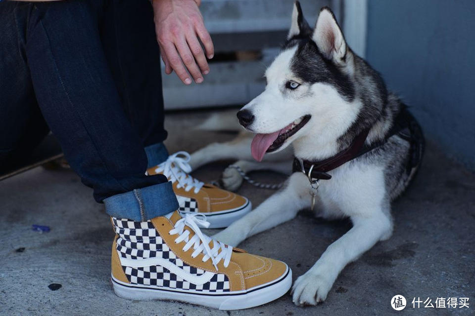 围绕棋盘格图案设计：VANS 范斯 推出  Checkerboard 春季鞋款