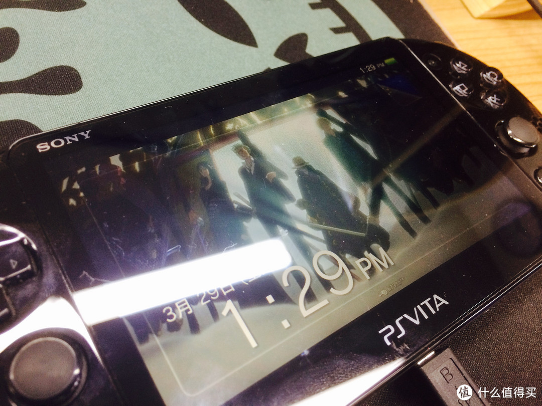 晒晒即将过去的掌机年代----SONY 索尼 PS VITA 2000