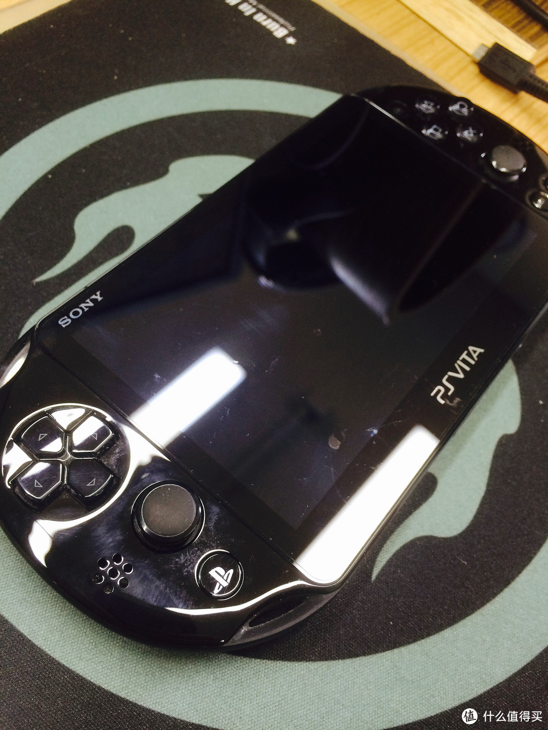 晒晒即将过去的掌机年代----SONY 索尼 PS VITA 2000