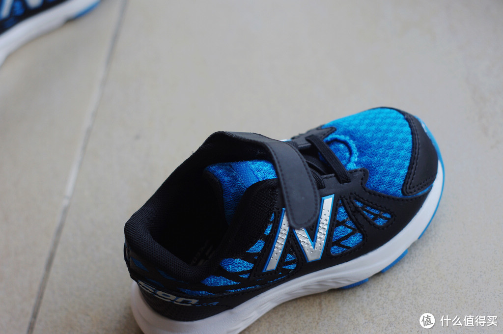 Merrell Kids & New Balance Kids  蜈蚣君儿子新装备 开箱