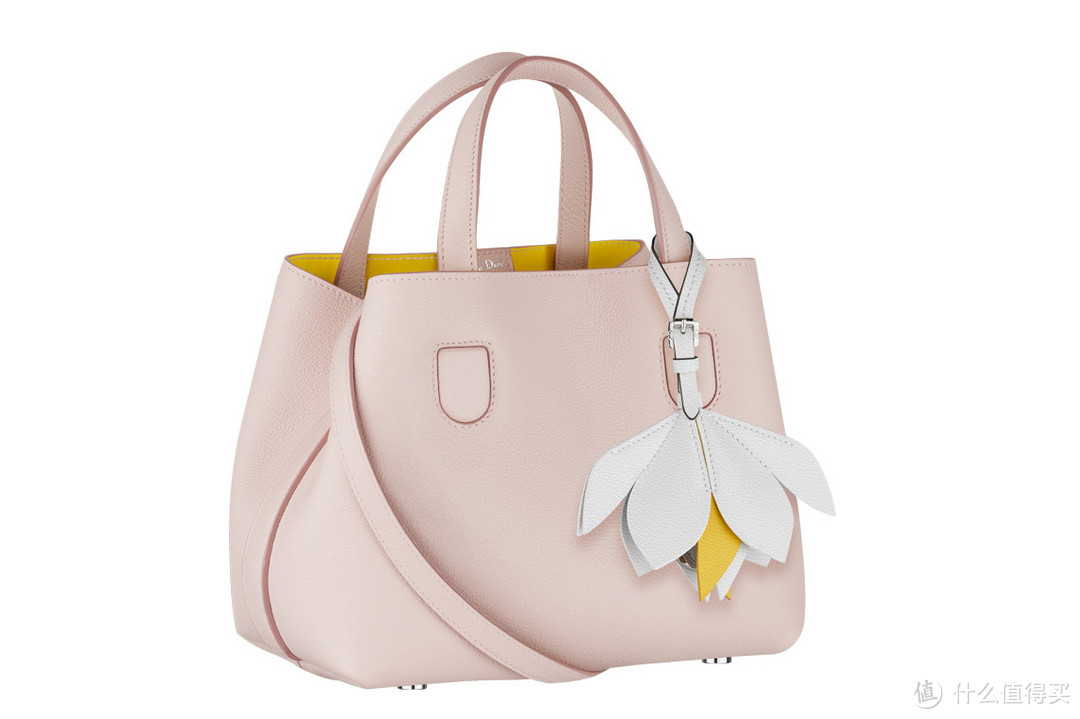 仅在日本发售：Dior 推出 Blossom 系列手袋