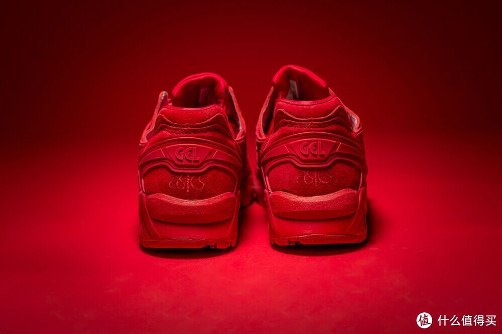 触目惊心的红：ASICS 亚瑟士 联合 Packer Shoes 推出 Triple Red 鞋款