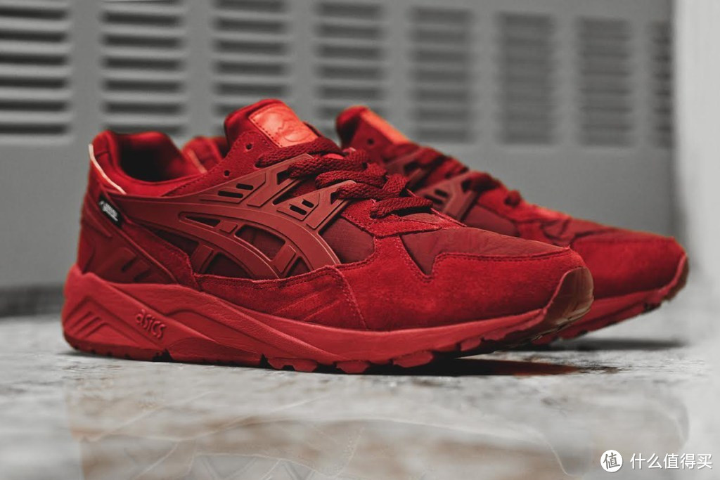 触目惊心的红：ASICS 亚瑟士 联合 Packer Shoes 推出 Triple Red 鞋款