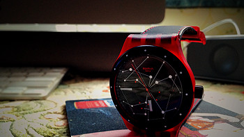 五十一个零件的塑料机械表：Swatch SISTEM51