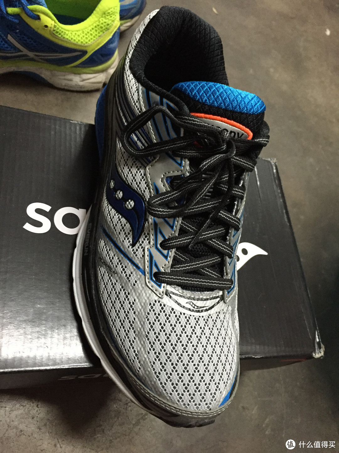 Saucony 索康尼 guide 9 man 跑鞋 开箱