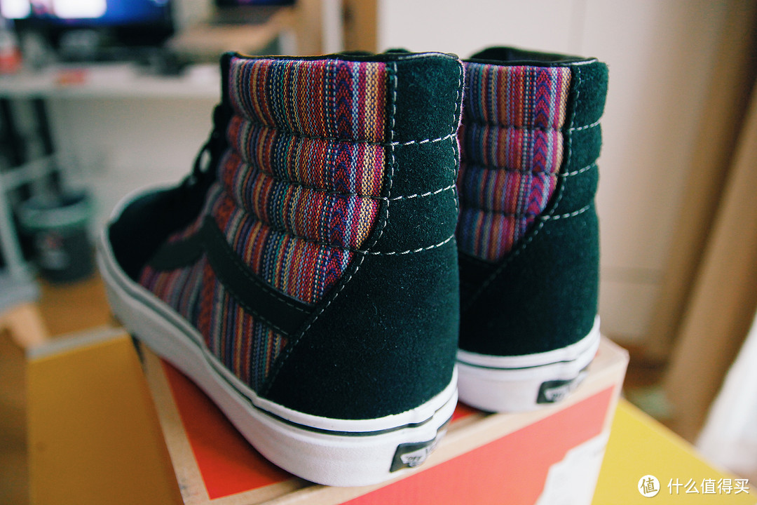 #本站首晒# 允许一部分人在夏天先花哨起来：Vans SK8-Hi GuateWeave Black/Multi 帆布鞋 开箱