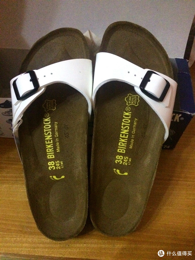 百搭好穿走天下：Birkenstock 中性凉拖鞋（附真人秀）