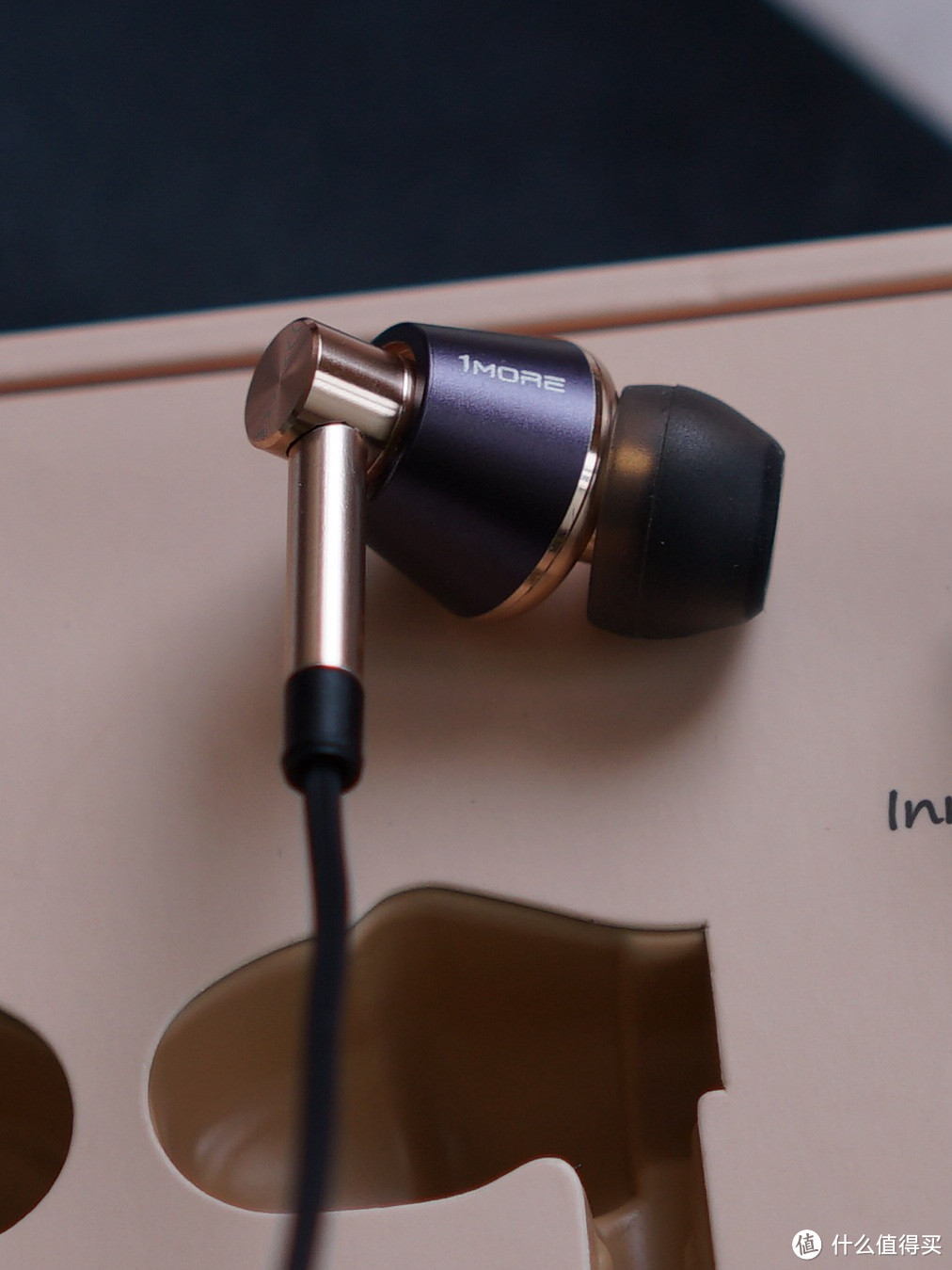 国产耳机的“新标杆”：1more三单元圈铁耳机评测