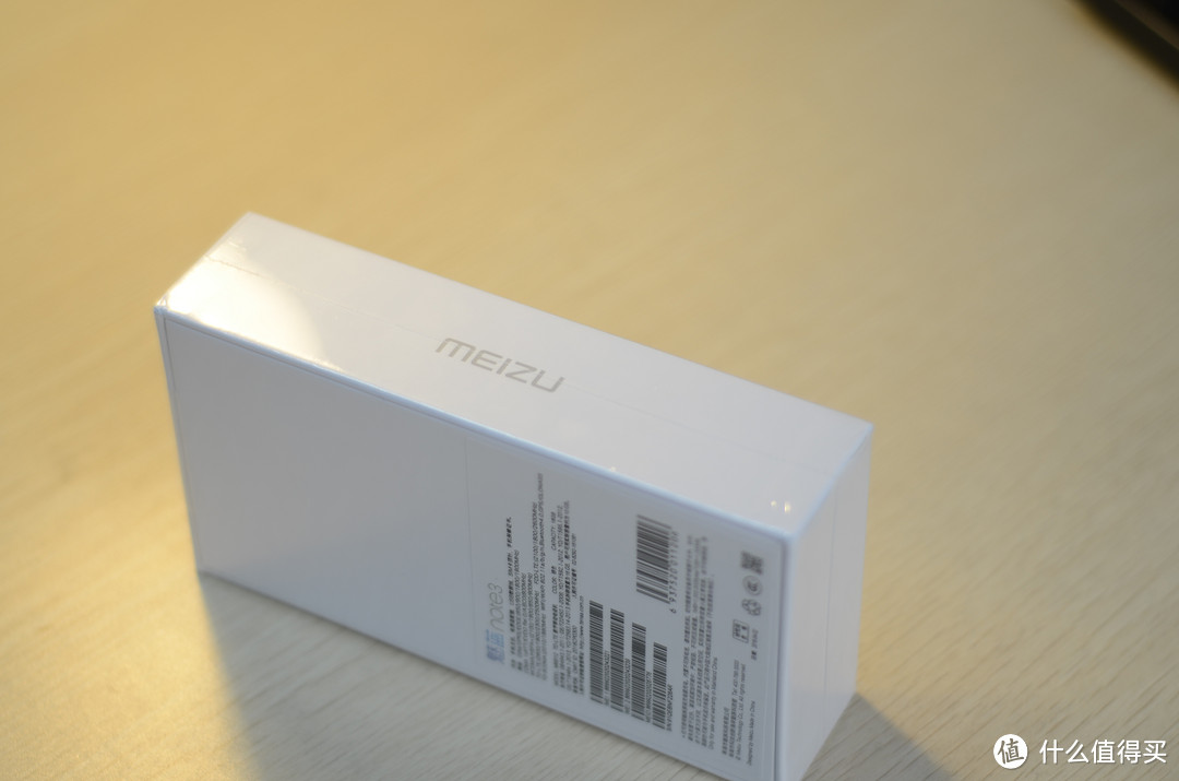 #本站首晒# 谁说旗舰机才有2.5D？MEIZU 魅族 魅蓝 Note3 银白色 开箱