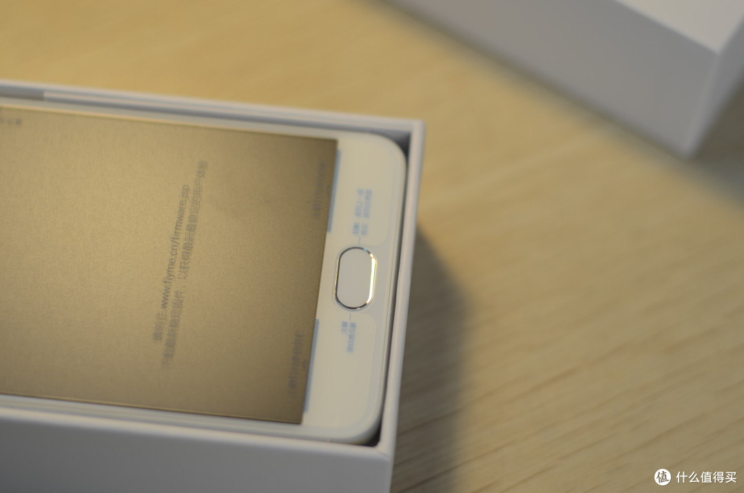 #本站首晒# 谁说旗舰机才有2.5D?MEIZU 魅族 魅蓝 Note3 银白色 开箱