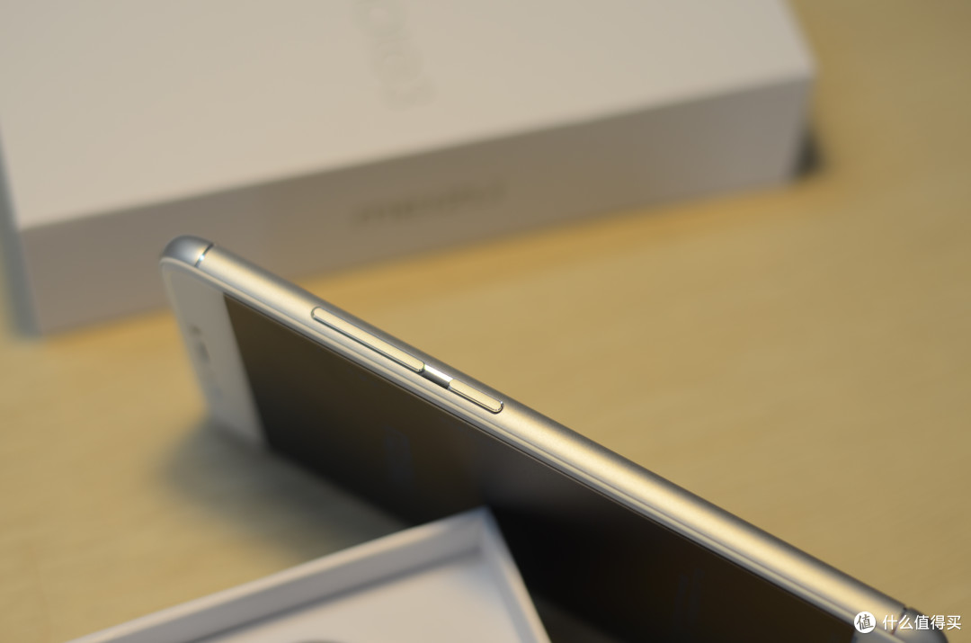 #本站首晒# 谁说旗舰机才有2.5D?MEIZU 魅族 魅蓝 Note3 银白色 开箱